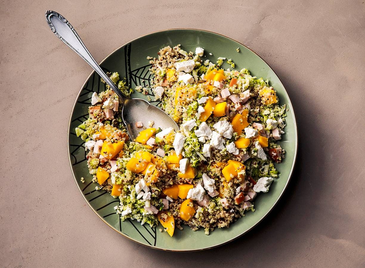 Quinoa salade met kip. Makkelijk gerecht voor studenten